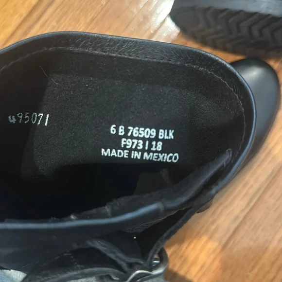 Never worn outside Frye Veronica short boots - Picture 5 of 5